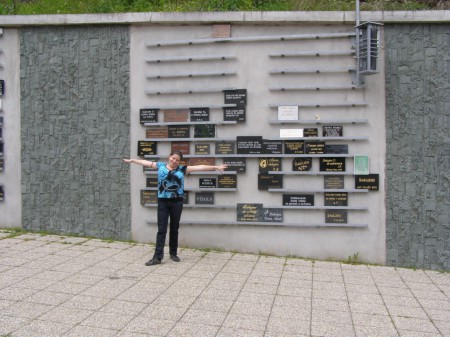 Pri ďakovných tabuliach